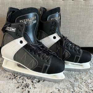 CCM Intruder Men’s 9 Hockey Skates